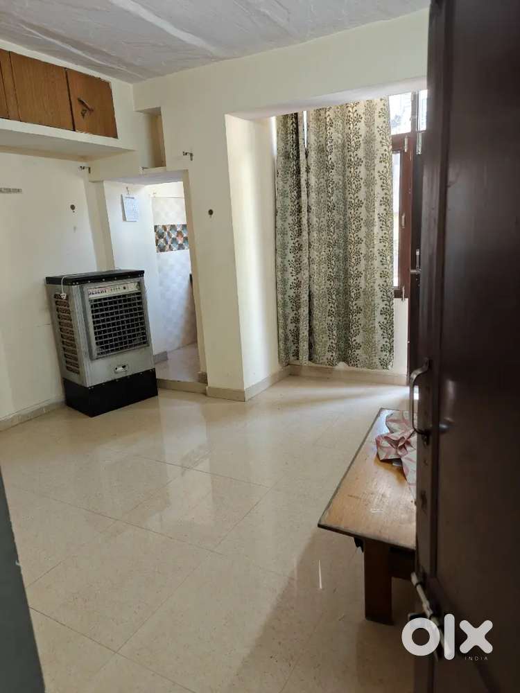 1 room kitchen available jawahar nagar sector 1 near jain hospital