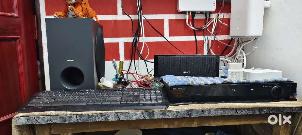 Sony home theatre davtz-215