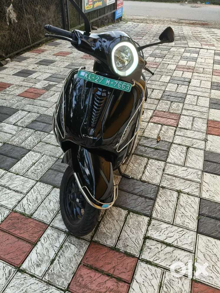 Bajaj Chetak 2024