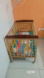 Babyhug kelly wooden cot