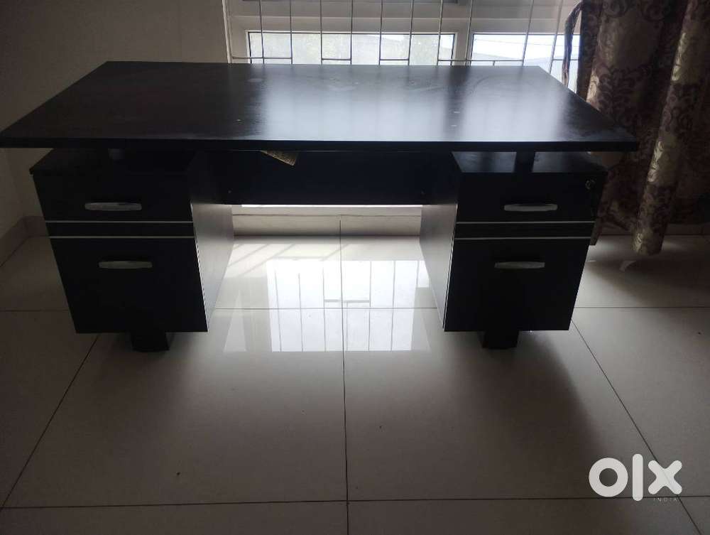 Office table and corner stand for sale