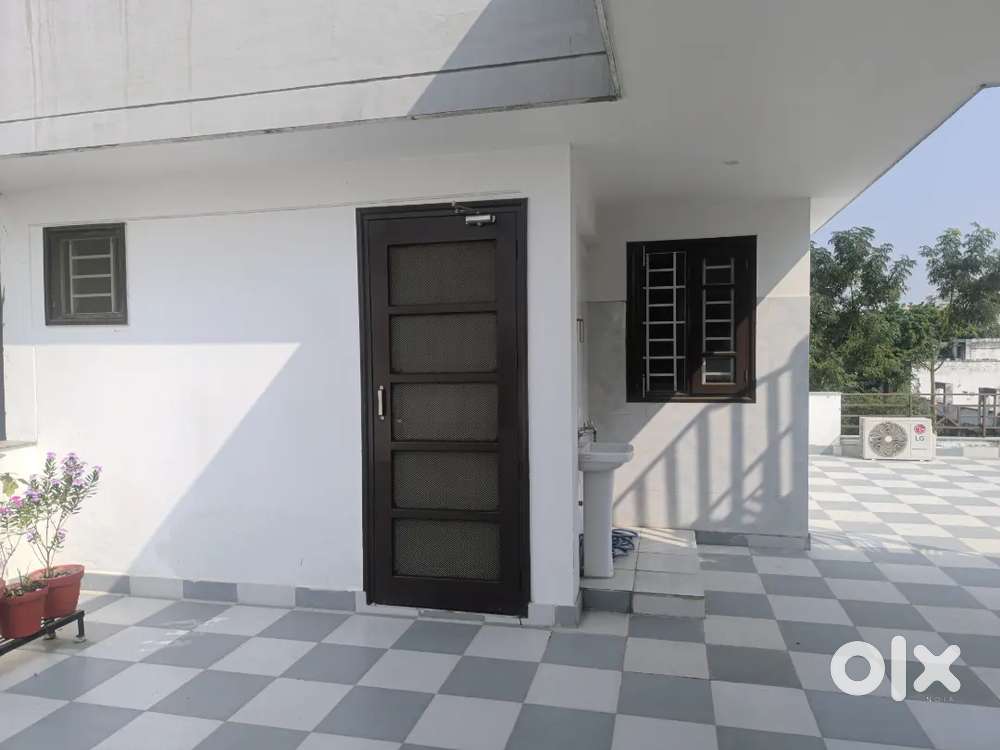 Single Room ( Looking for Single Person Only ) Negotiable.