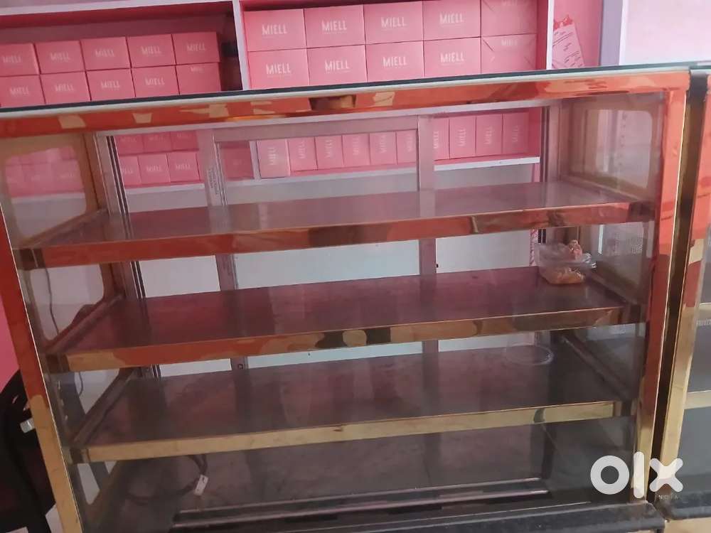 1 hot counter fridge and 2 cold counter fridge.