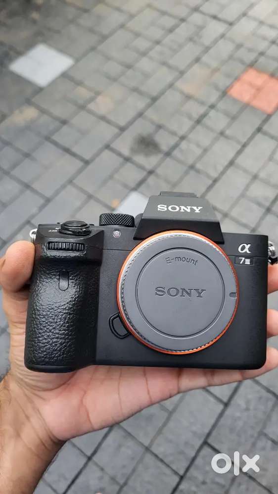 Sony a7m3 (a7miii) fullframe camera body warranty left