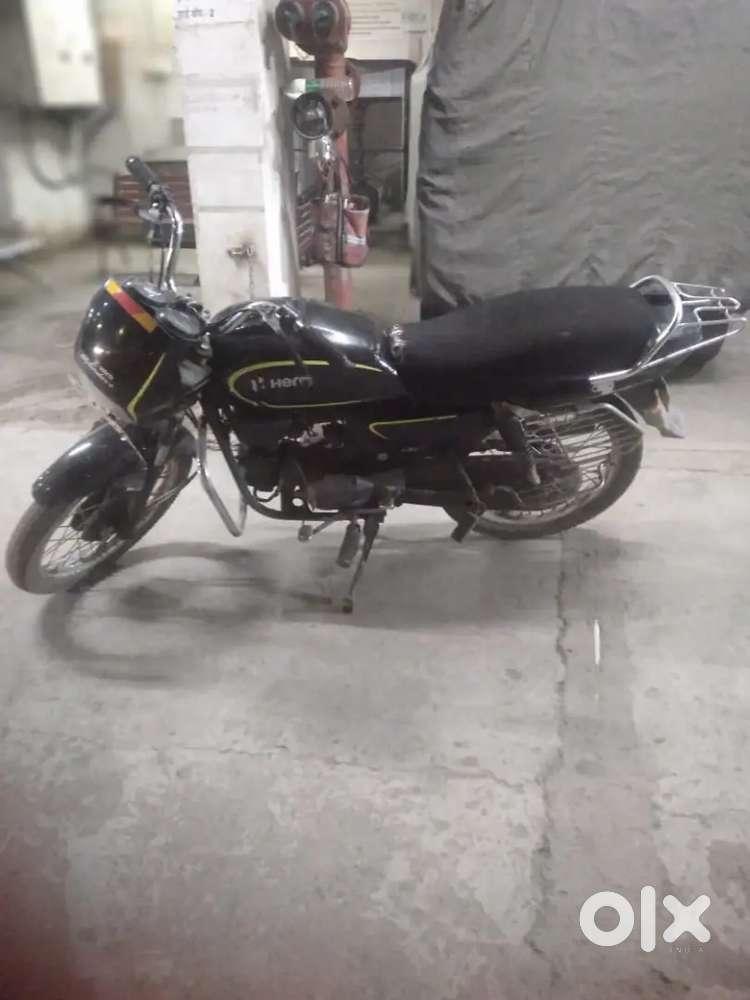Fix price Hero honda Splendor engin ka kam hai chalu condition hai
