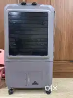 Cooler with top ice box new bought in June