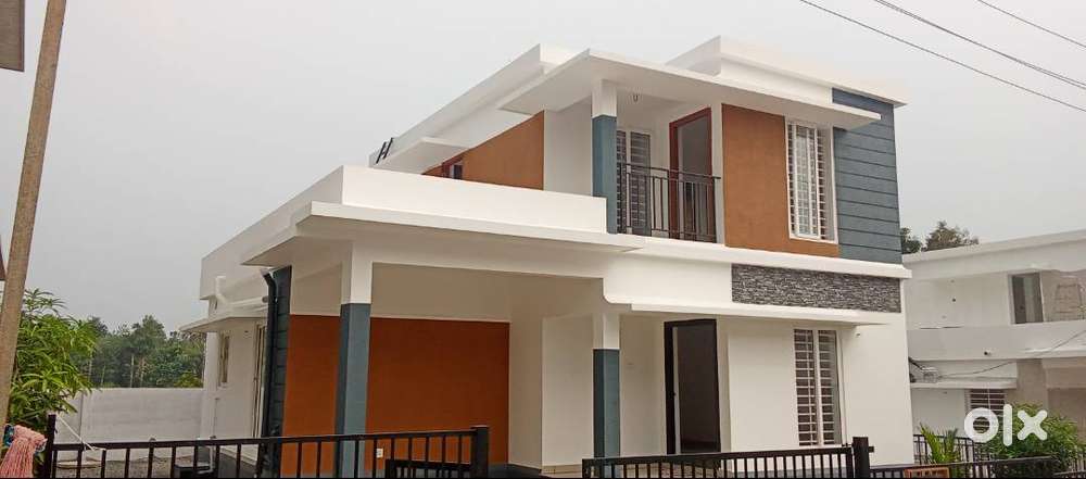 NH-ൽ നിന്ന് നടക്കാവുന്ന ദൂരം - പാലക്കാട് വീട് വിൽപ്പനയ്ക്ക്