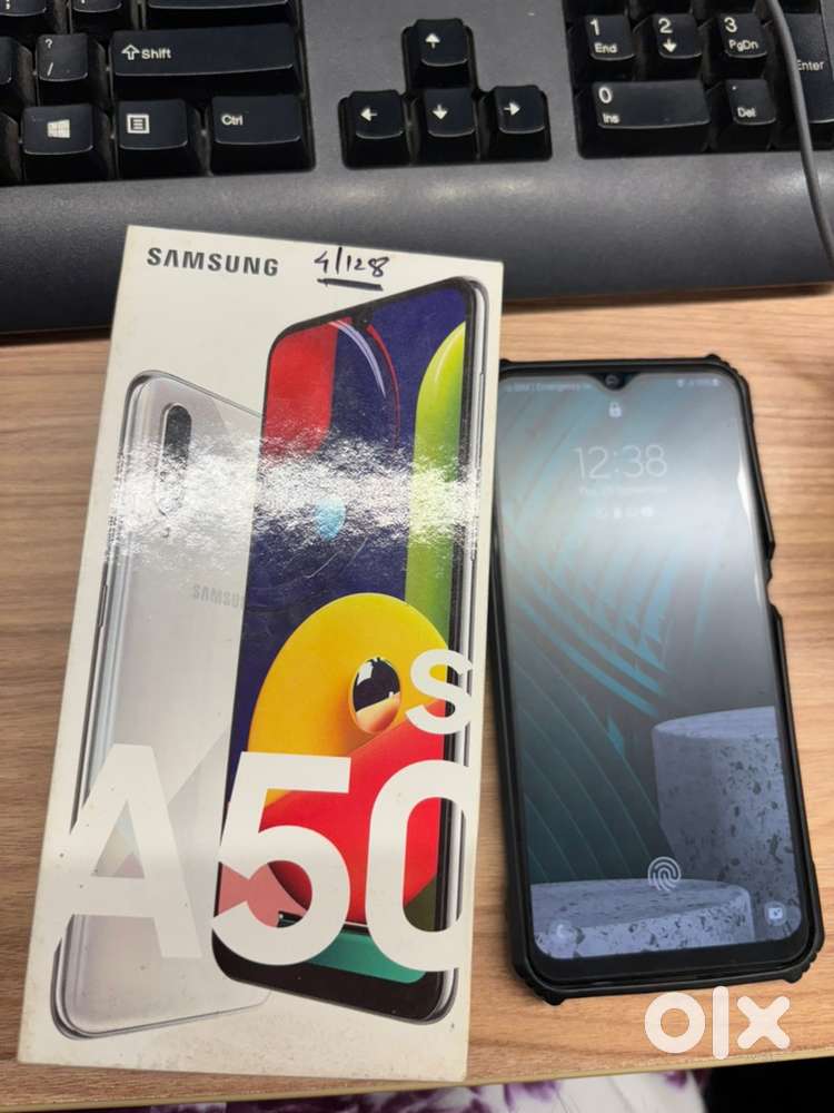 Samsusng galaxy A50s 4/128gb with bill box and charger