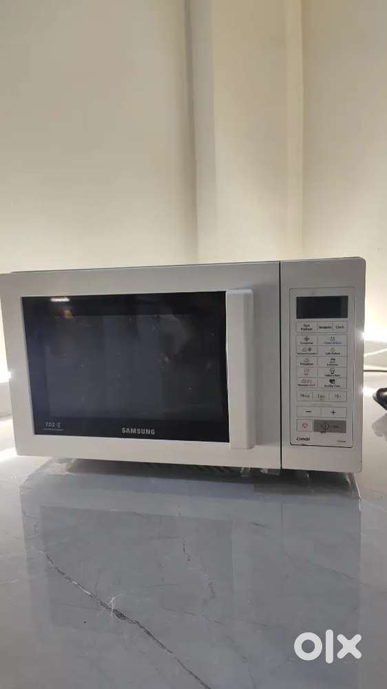 SAMSUNG MICROWAVE OVEN rearly used excellentcondition price negotiable