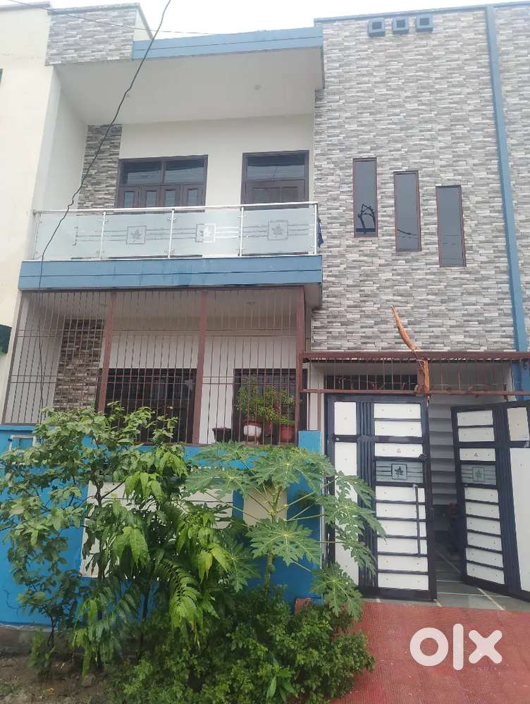 Beautiful house in 90 guj pilot on road house near NH34