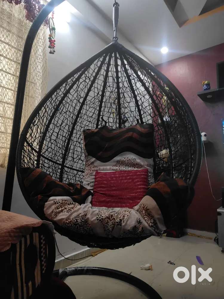 Jumbo swing with stand and cushion