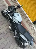 pulsar ns200 white colour