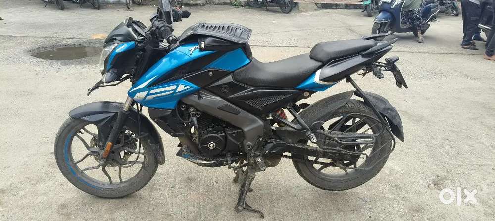 Single owner only showroom service Pixar price