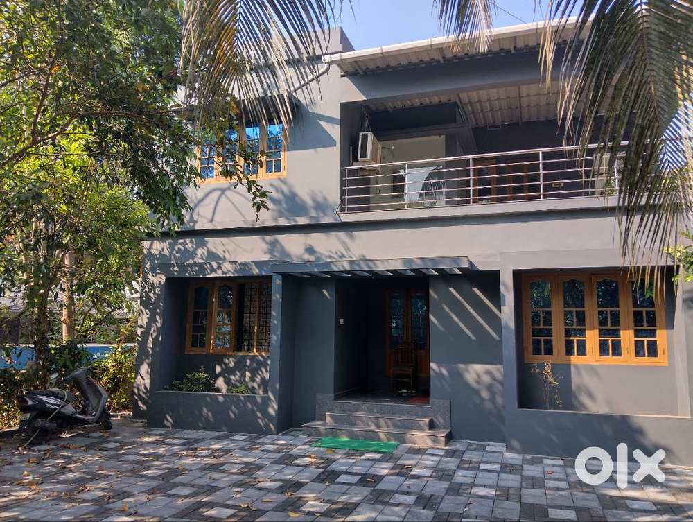 Prime Main-Road Location Near Lulu Mall 1st Floor Available for Rent