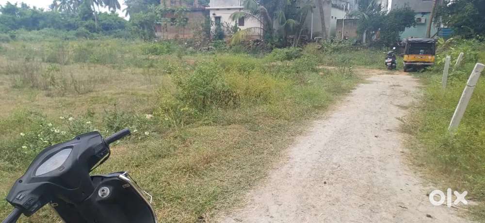 PLOT FOR SALE 1.5 CENT IN NAGULAPALLI NEAR HOUSES 15FTROAD SQUARE BIT