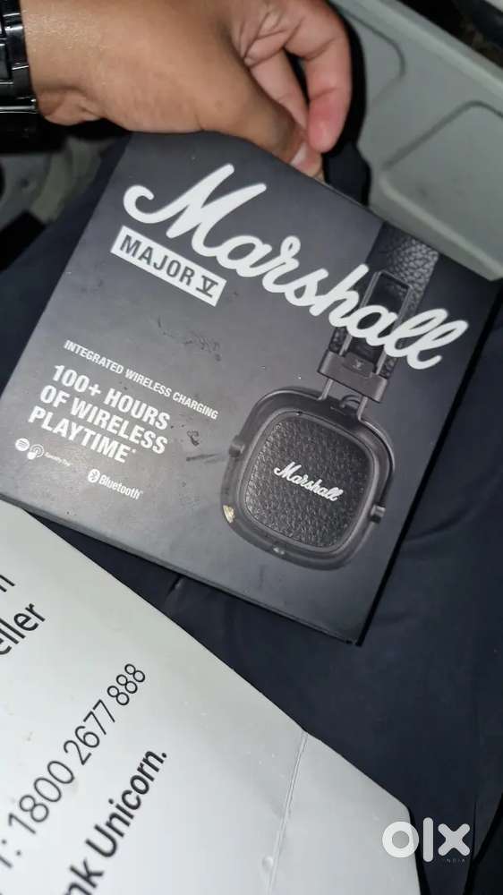 A headphones