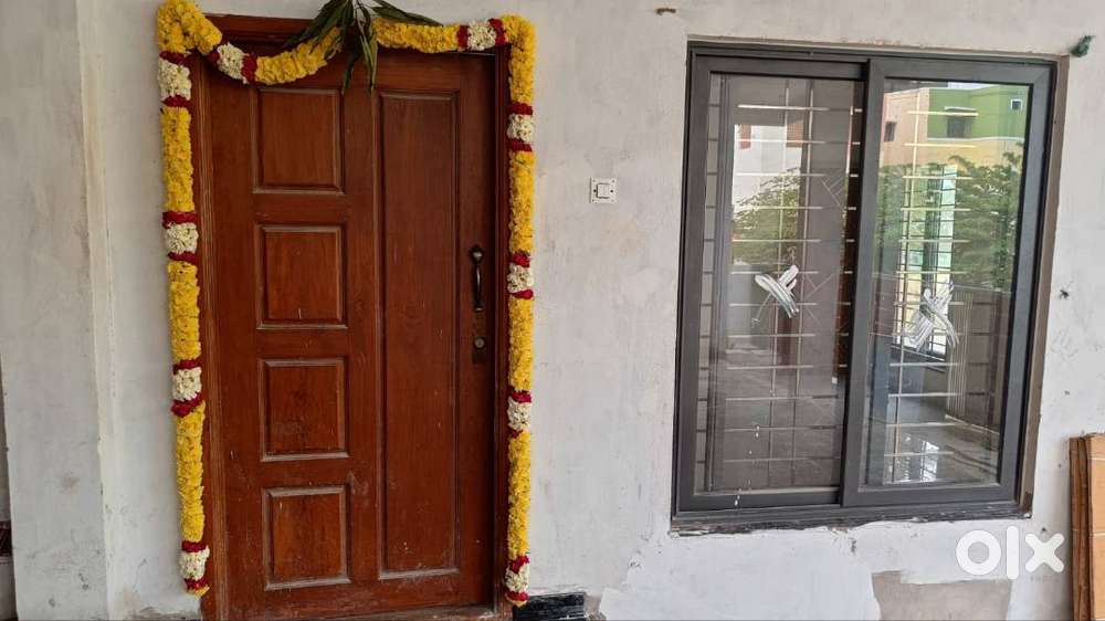 Semi-furnished 2bhk house with car parking in thirumullaivoyal,chennai