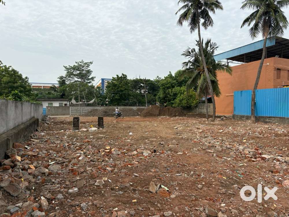 TURF or Godown space for rent in pallavaram near to Vels vidhyasharm