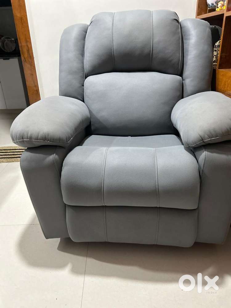6/6 teak wood bed,Recliner sofaset and iron beeruva for sale