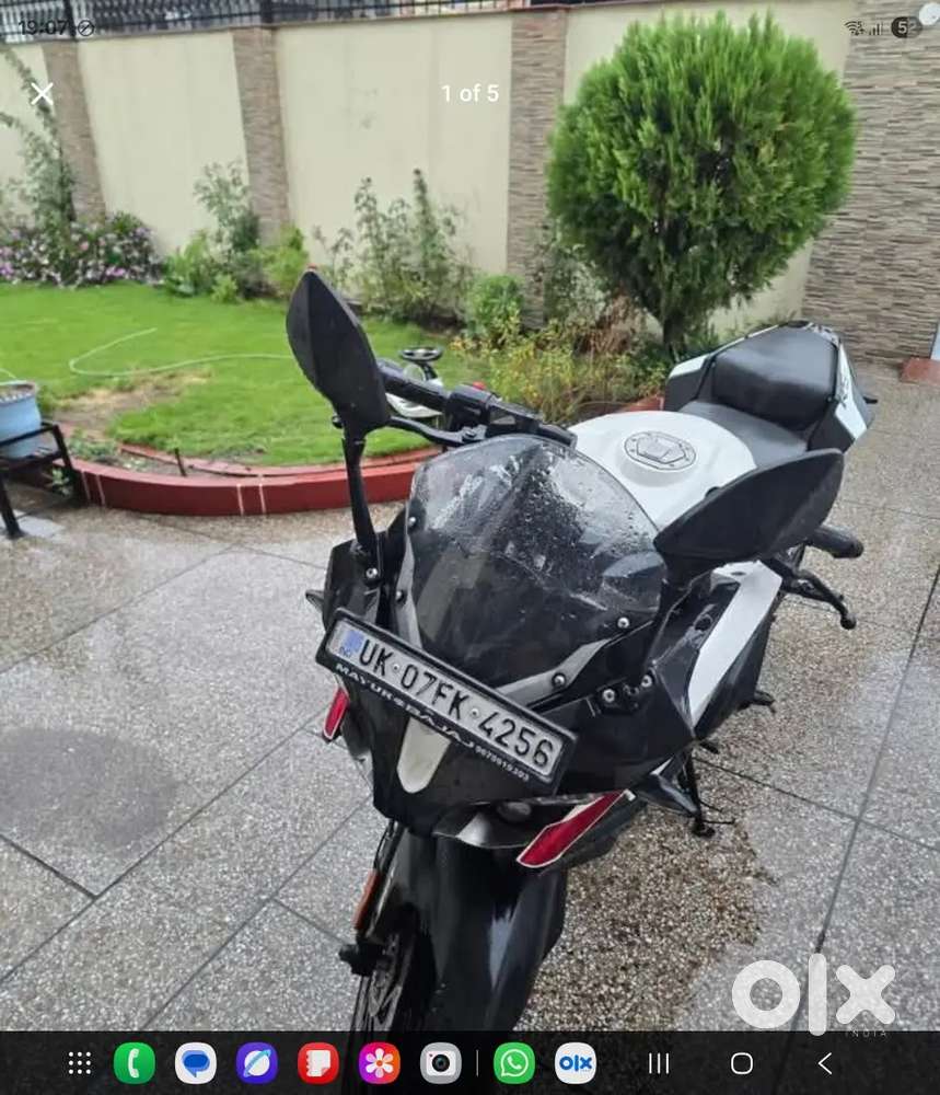 Bajaj pulsar rs200 in excellent condition