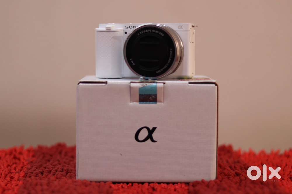 SONY ZV E10 WHITE CAMERA FOR SALE