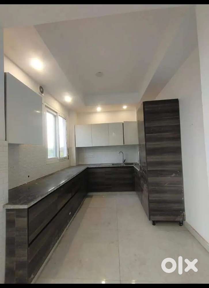 3bhk flat available in Saket metro