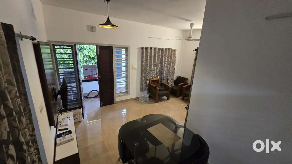 Fully Furnished 2 BHK house for rent at Nettoor near Forum Mall