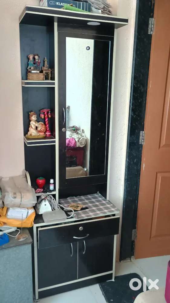 Dressing table