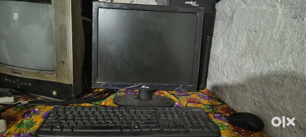 Computer ka pura setup hai koi problem nhi Hai isme window 10 pro hai