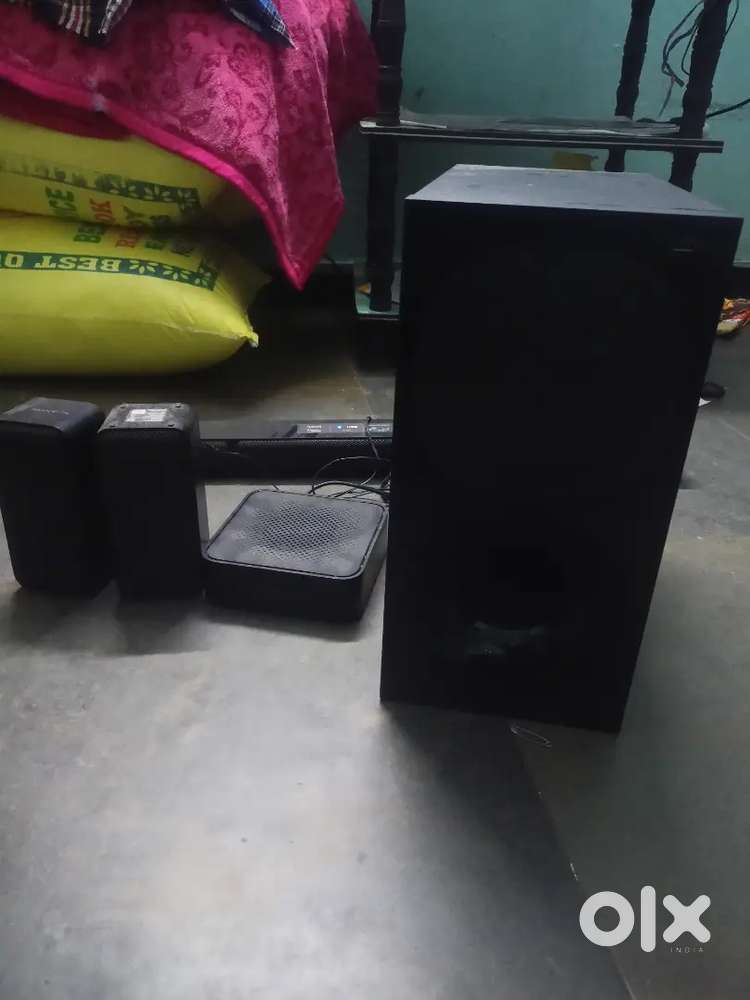 Sony S40R home cinema 5.1 inch soundar with wireless rear speakers