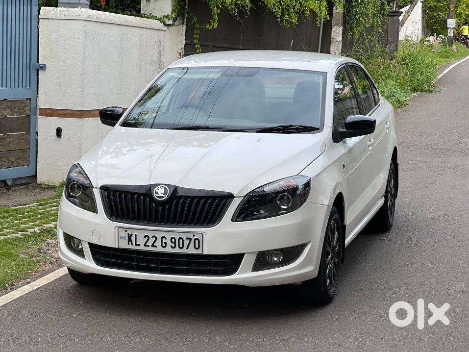 Skoda Rapid 1.6 MPI MT Elegance Plus, 2015