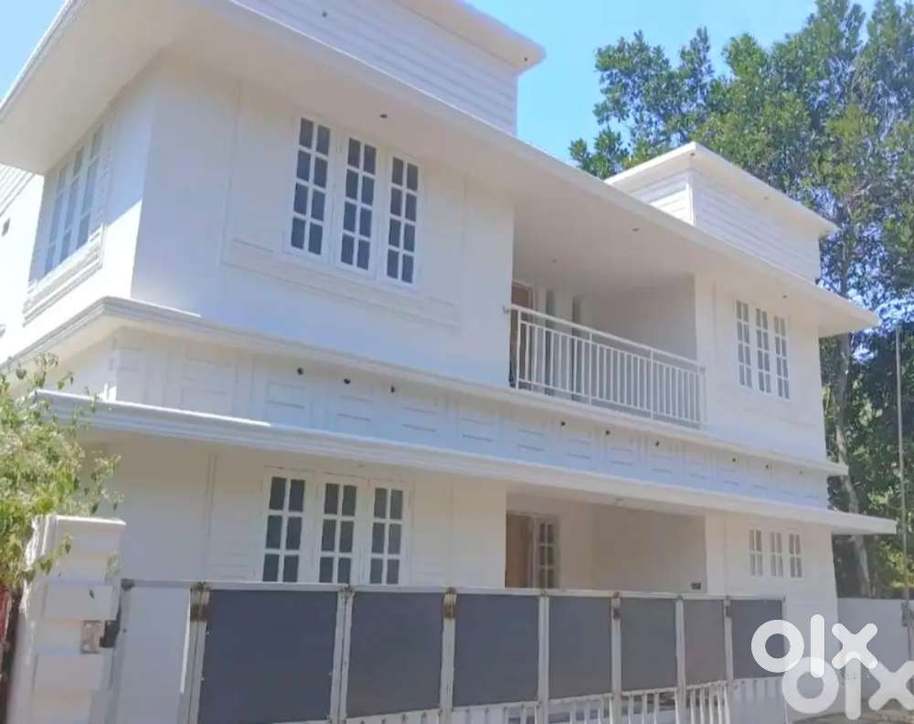 House near തിരുവിഴ ജംഗ്ഷന് കിഴക്കുവശം കൂറ്റുവേലി 4 bedroom