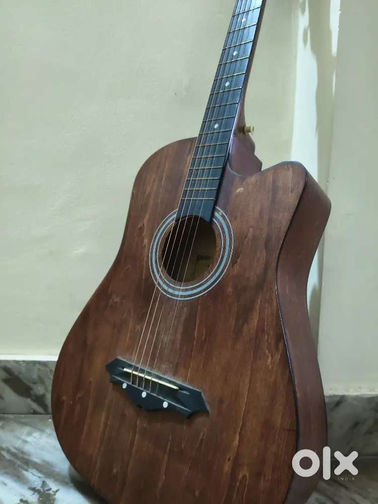 Intern guitar at good condition