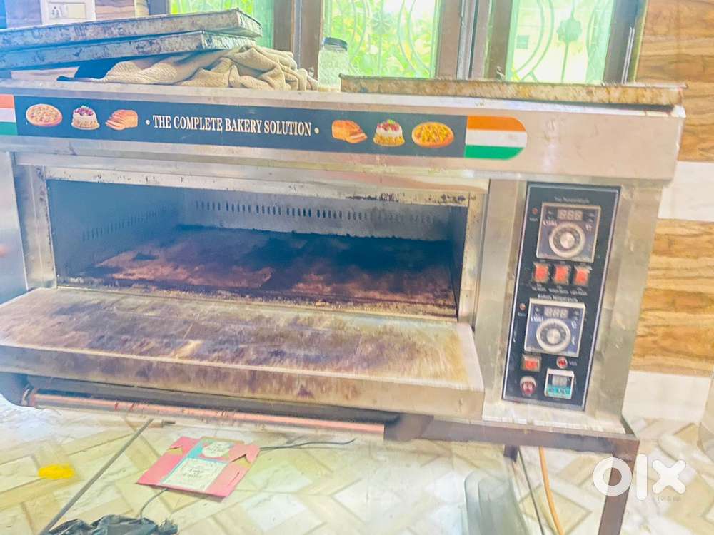 Deck oven 2 tray pizza oven 4 tray cream and maida mixture