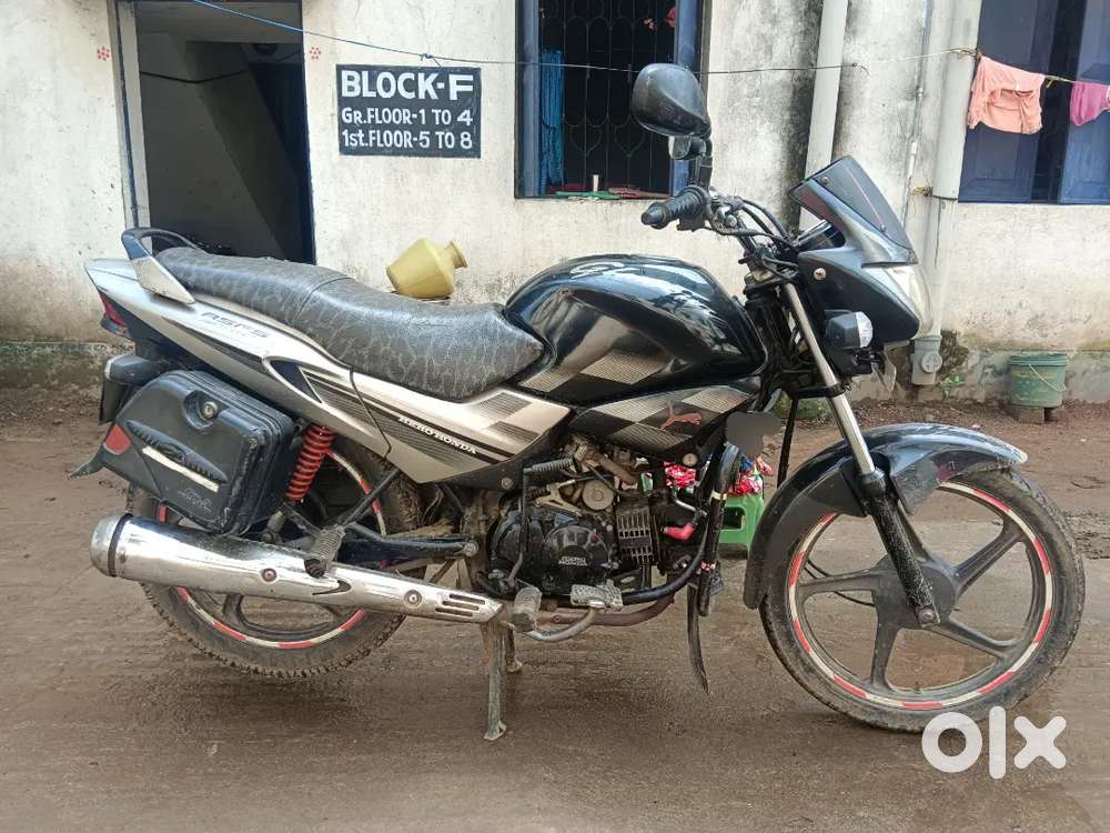 Bike is good condition and new battery  Bike bohot smooth hai