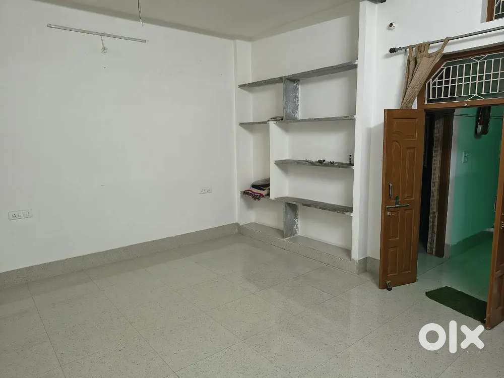 1 room kitchen on rent for family