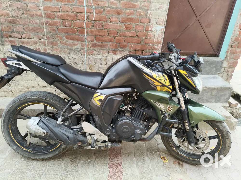 Yamaha fzs 2.0 mint condition all working