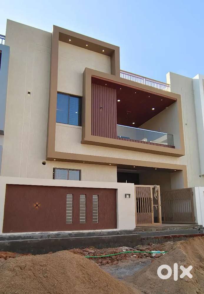 Borsi ke prime location mai main road se najdeek 3bhk house