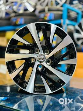 17 innova crysta daimond cut brand new wheels set of 4 toyota OEM