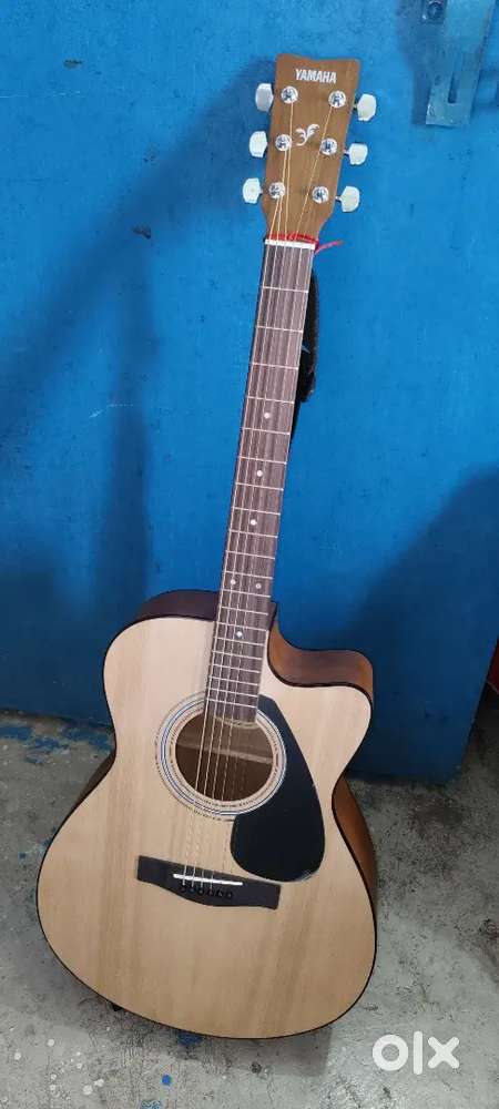 Yamaha guitar