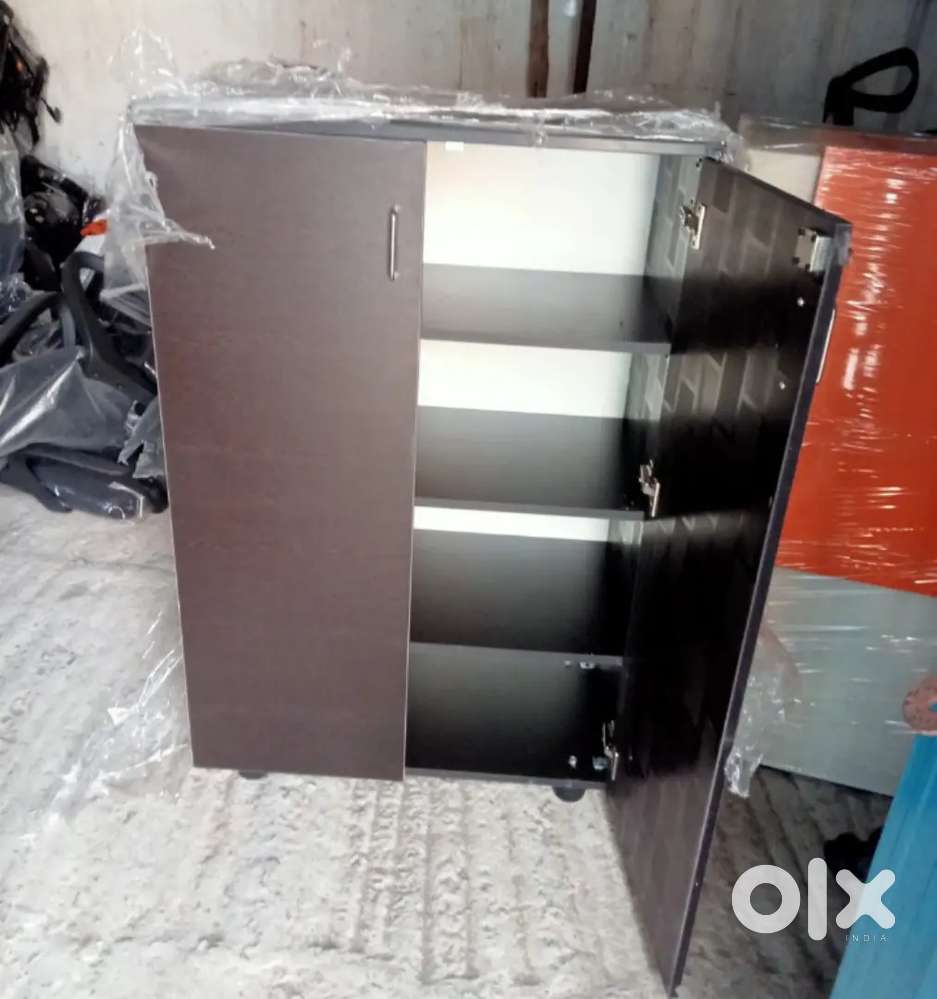 4 feet cupboard brand new