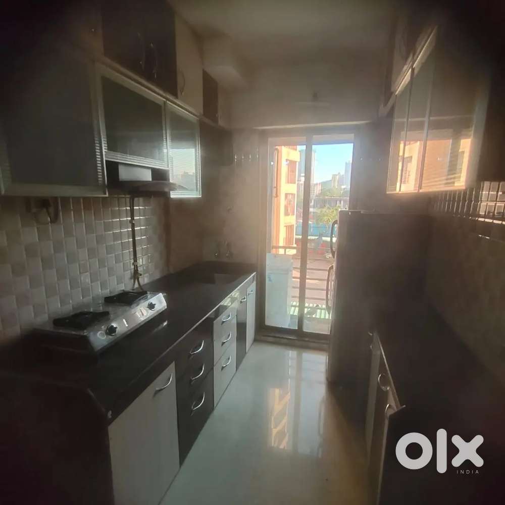 1bhk seling flat available in near hyper City ghodbandar Rd
