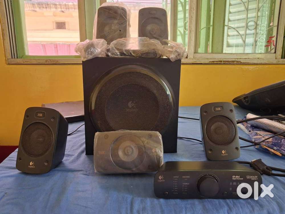 LOGITECH z906 5.1 THX home theater/gaming system 5 years gently used
