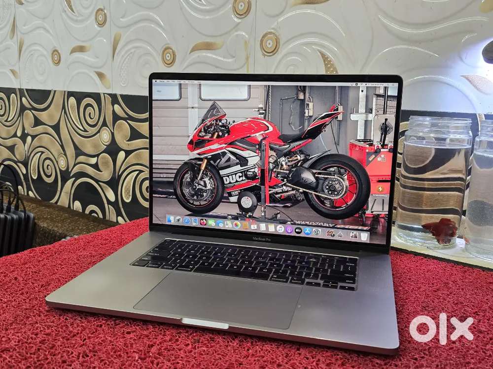 Apple Macbook Pro 2021 i9 16gb 1TB 5.5GB GFX  16inch Retina Touchbar