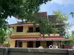 2 Floor House with land Available for Rent in Kolazhy