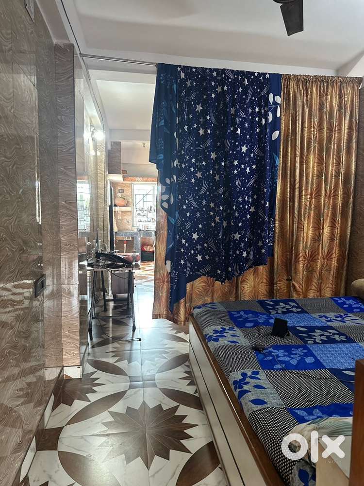 1 independent room with kitchen for share