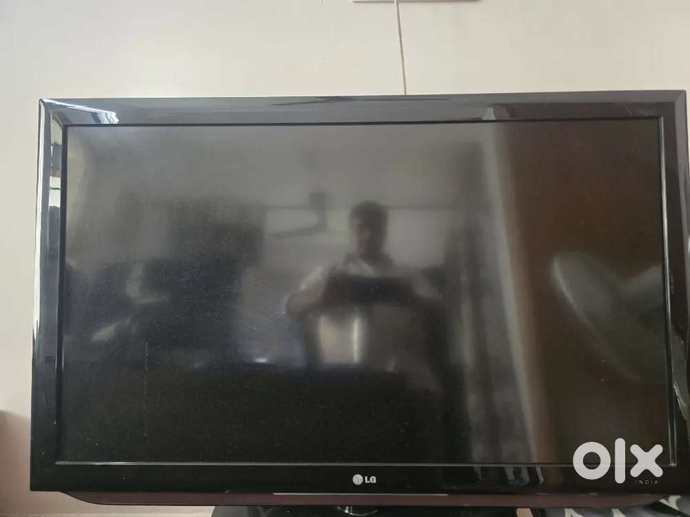 LG LED TV 10 years old 43 inch. Slight issues with remote