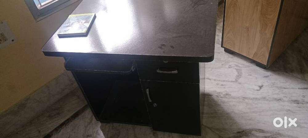 Office table
