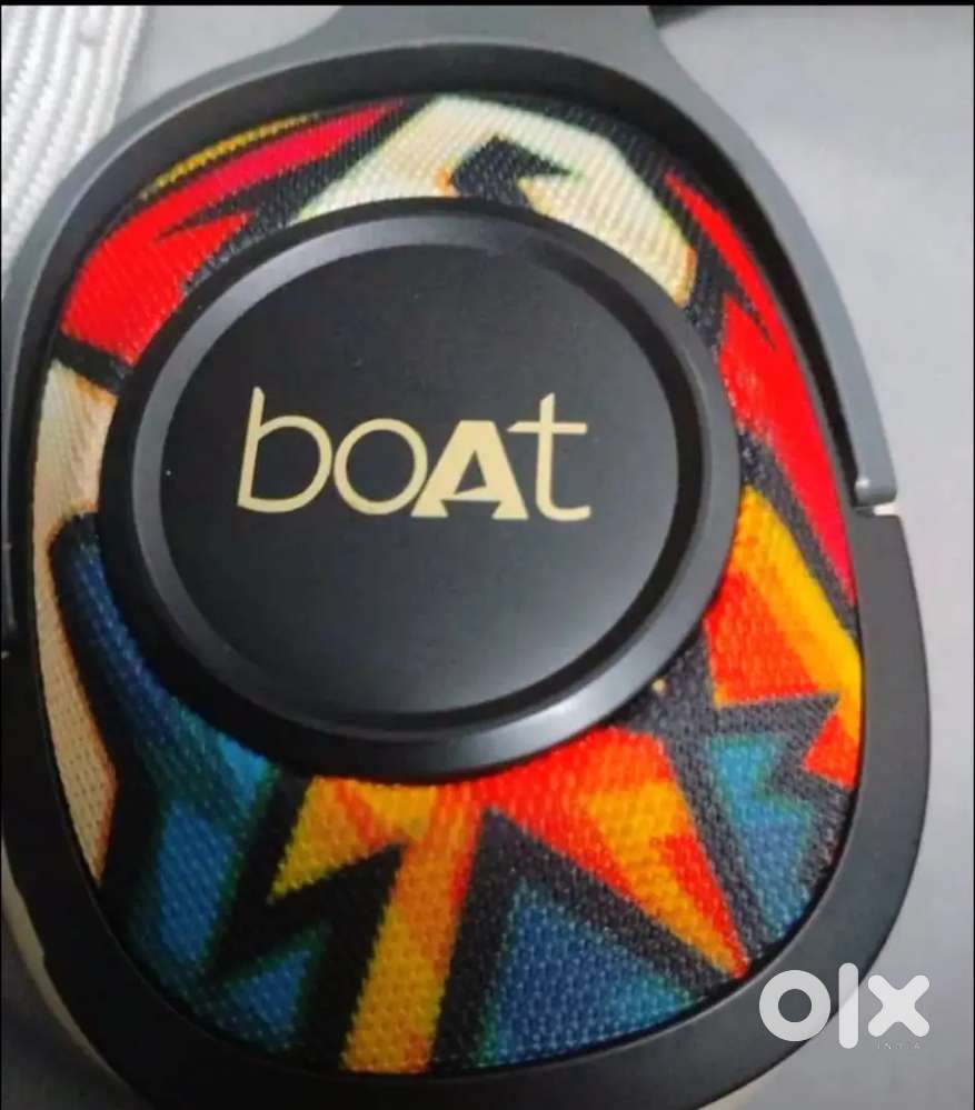 boAt Rockerz 550 Over Ear Bluetooth Headphones with Upto 20H Playback,