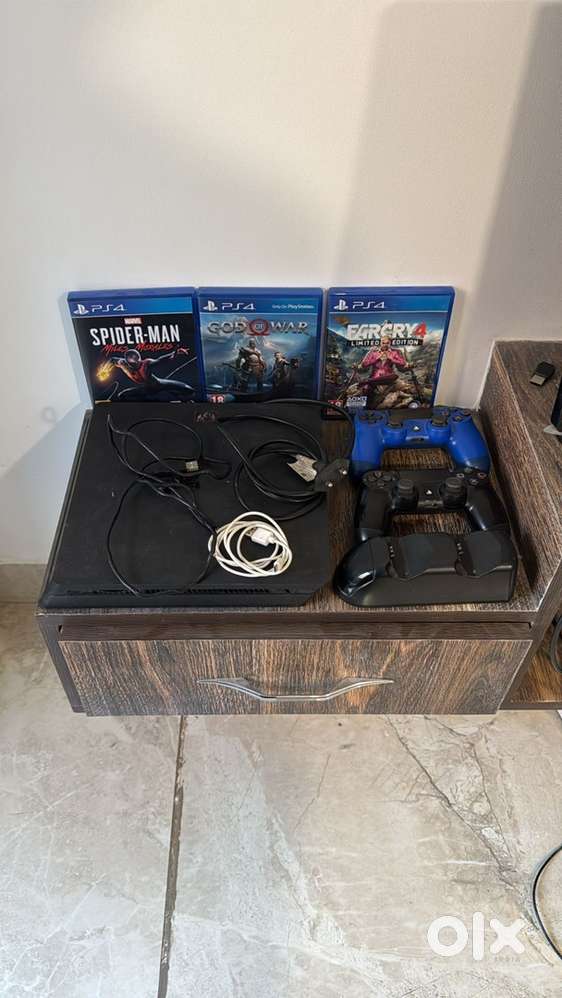 PS4 slim 1TB
